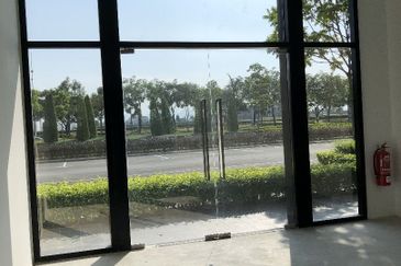 SHOPLOT FOR RENT AT JALAN VERVEA1 BANDAR CASSIA