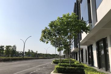 SHOPLOT FOR RENT AT JALAN VERVEA1 BANDAR CASSIA