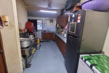 Terrace house bayan baru