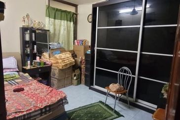 Terrace house bayan baru