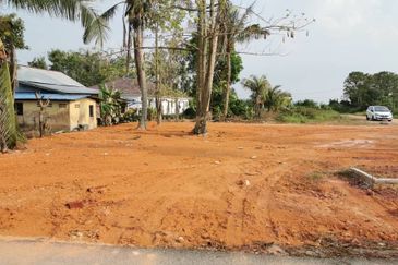 Tanah siap ditambun - Penanti