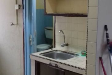 Taman Free School Flat