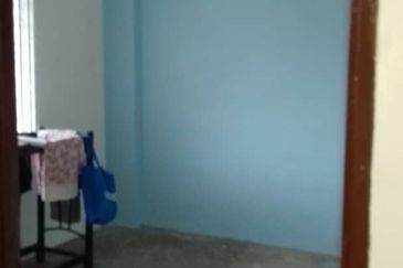 Taman Free School Flat