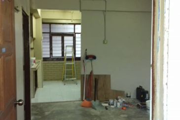 Taman Free School Flat