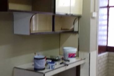 Taman Free School Flat