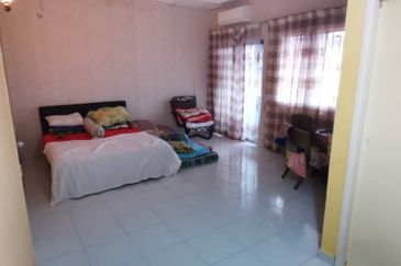 2 Storey House - Puteri Jaya hillpark