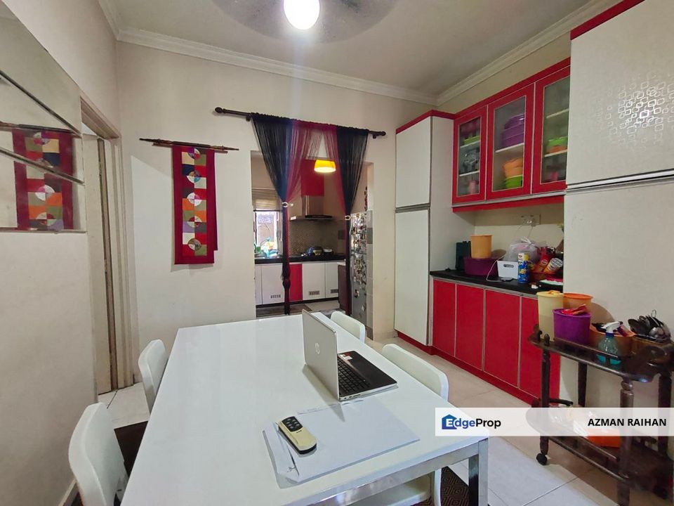 Double Storey Terrace Taman Pinggiran USJ 1, Subang Jaya. Intermediate unit, Selangor, USJ