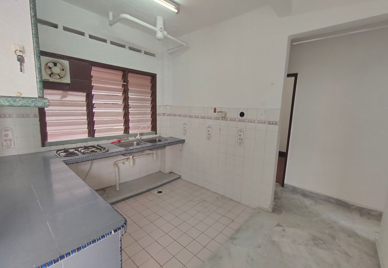 Subang Perdana Goodyear Court 8