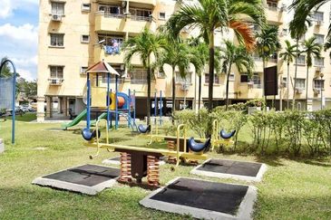 Pangsapuri Jati, Taman Subang Mewah