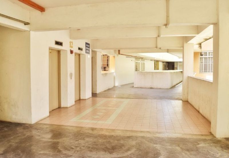 Pangsapuri Jati, Taman Subang Mewah