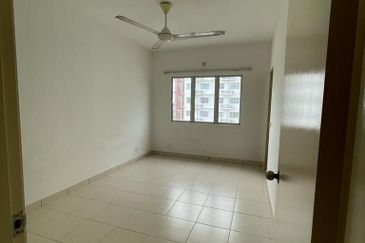 De Bayu Apartment @ Setia Alam
