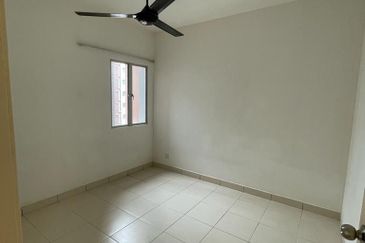 De Bayu Apartment @ Setia Alam