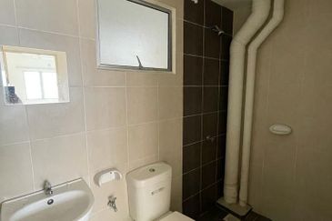 De Bayu Apartment @ Setia Alam