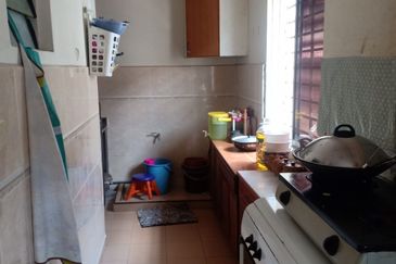 Jalan Pulau Angsa U10/41F