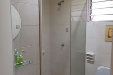 Jalan Pulau Angsa U10/41F