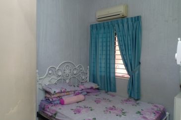 Jalan Pulau Angsa U10/41F