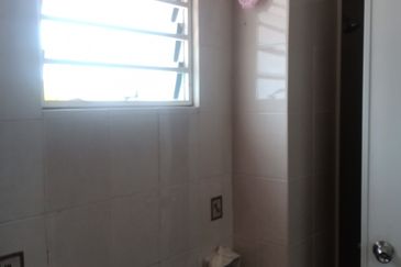 Jalan Pulau Angsa U10/41F