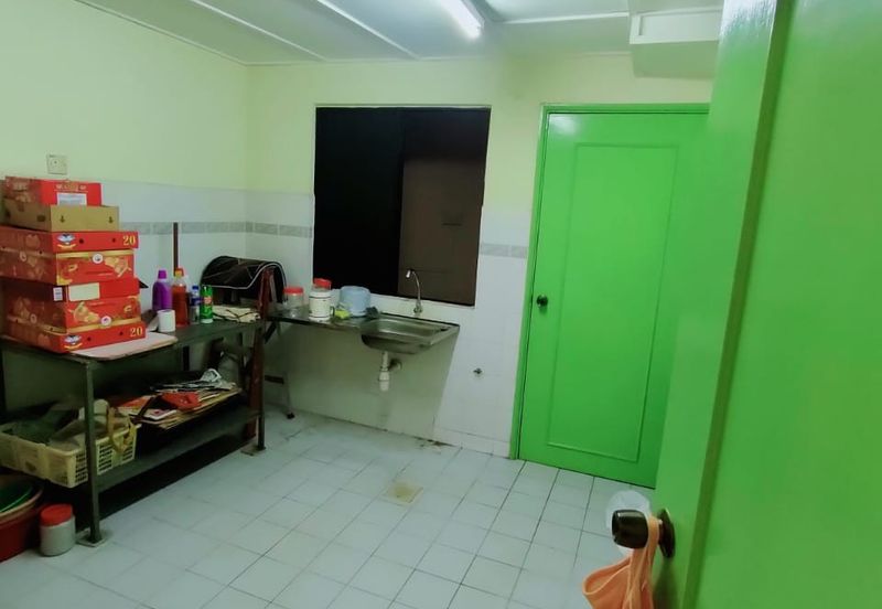 Turf View Apartment (Mutiara Serdang)