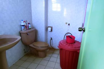 Turf View Apartment (Mutiara Serdang)