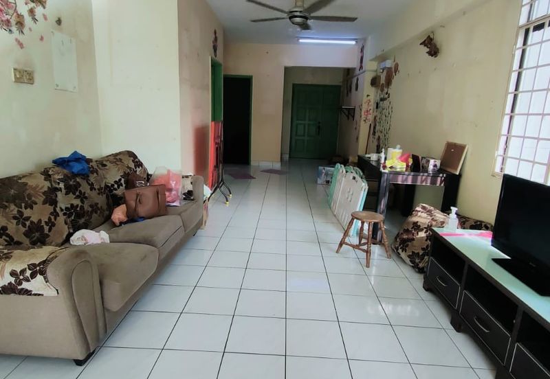 Turf View Apartment (Mutiara Serdang)