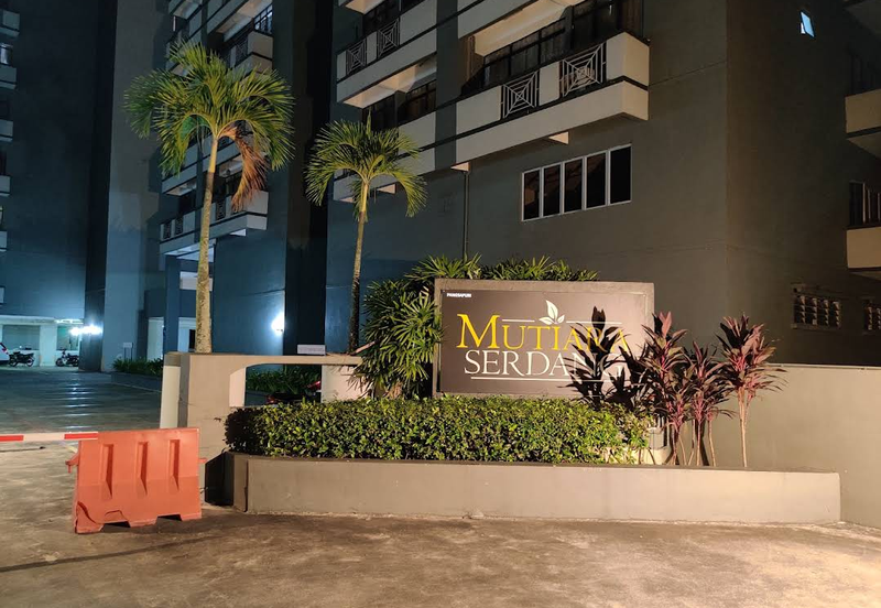 Turf View Apartment (Mutiara Serdang)