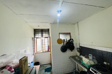 Flat PKNS, Seksyen 18