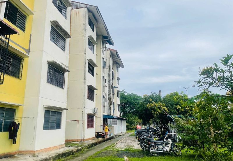 Flat PKNS, Seksyen 18