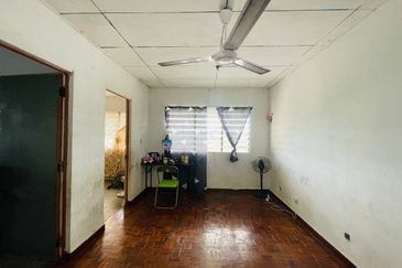 Flat PKNS, Seksyen 18
