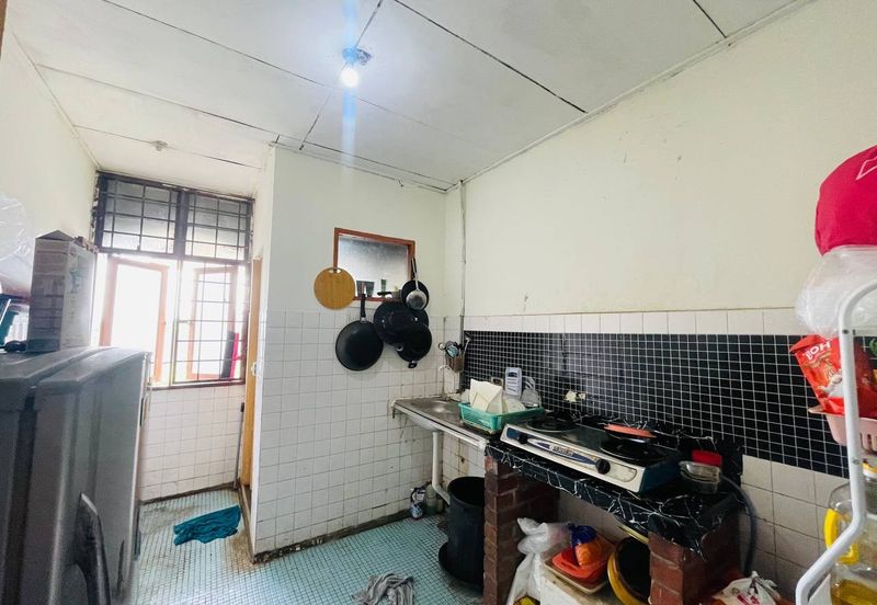 Flat PKNS, Seksyen 18