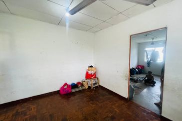 Flat PKNS, Seksyen 18