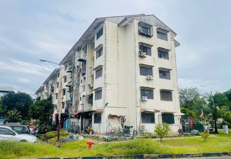 Flat PKNS, Seksyen 18