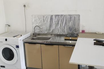 V12 Sovo (Menara Suria)