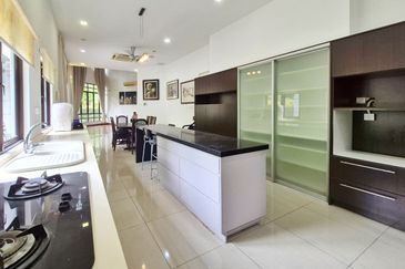 Lakeview Resort Saujana