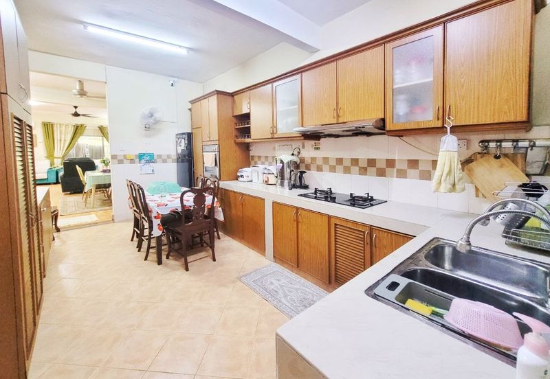 Seksyen 11, Kota Damansara