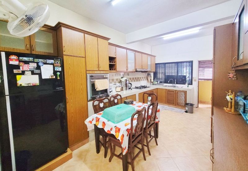 Seksyen 11, Kota Damansara