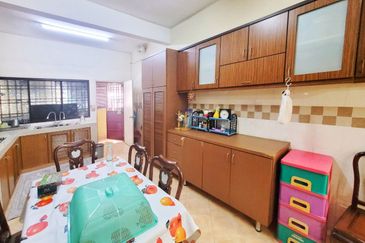 Seksyen 11, Kota Damansara