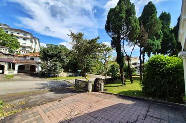 KGSAAS Golf Club, Seksyen 13