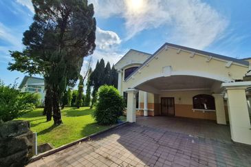 KGSAAS Golf Club, Seksyen 13