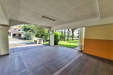 KGSAAS Golf Club, Seksyen 13