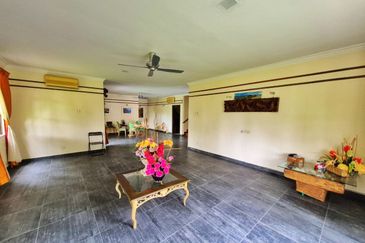 KGSAAS Golf Club, Seksyen 13