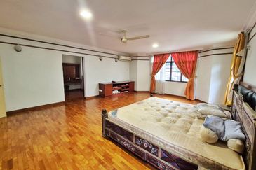 KGSAAS Golf Club, Seksyen 13