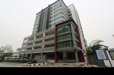 Nexus Regency Suites & Hotel