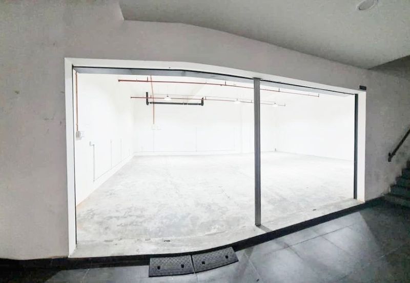 Radia Retail, Seksyen U8