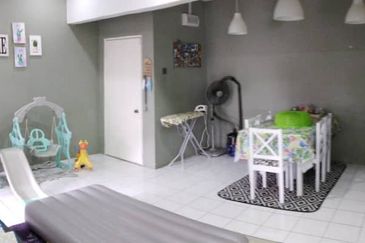 Sri Puteri (Earls Court), Ukay Perdana