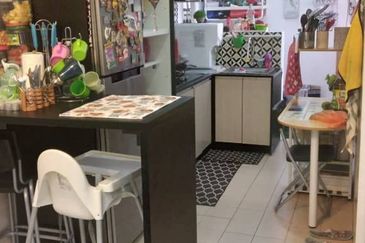 Sri Puteri (Earls Court), Ukay Perdana