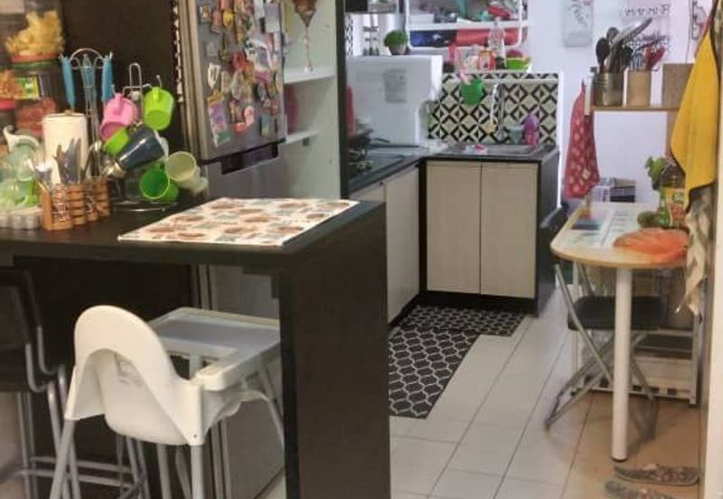 Sri Puteri (Earls Court), Ukay Perdana