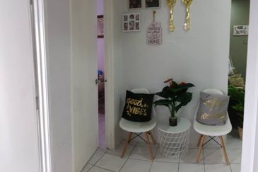 Sri Puteri (Earls Court), Ukay Perdana