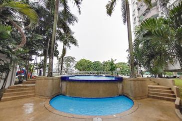 Pangsapuri Jati, Taman Subang Mewah