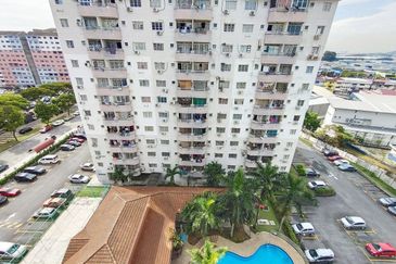 Pangsapuri Jati, Taman Subang Mewah