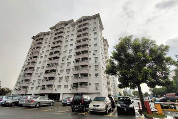 Pangsapuri Jati, Taman Subang Mewah